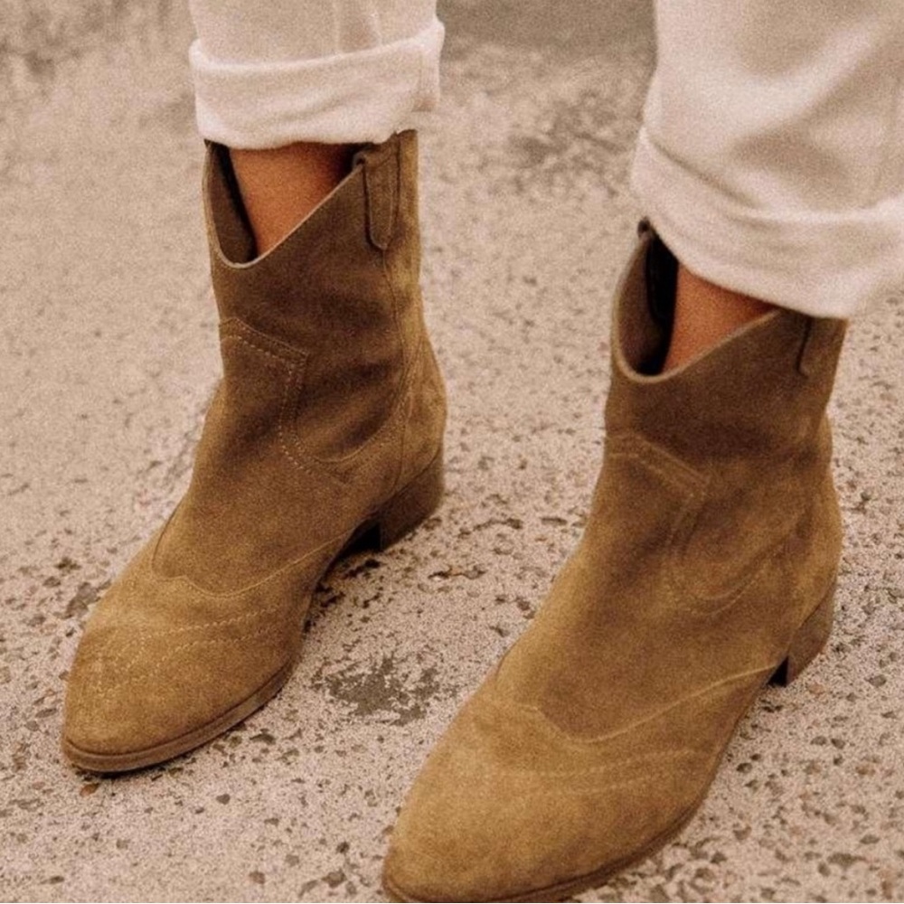Sézane Low Billie Ankle Boots in Taupe, size 6 NWT